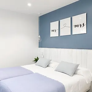 https://nerja-casual-rooms.hotelsinnerja.org